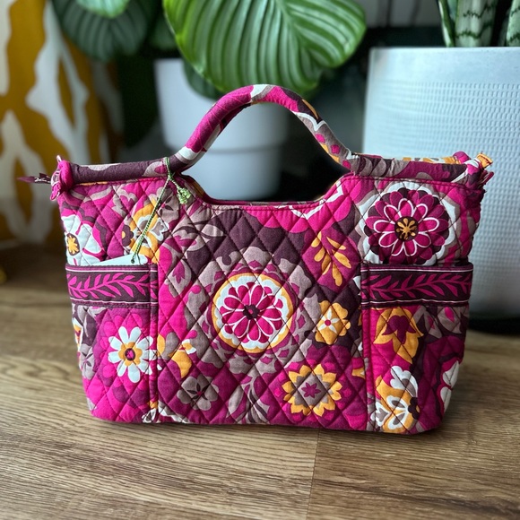 Vera Bradley Handbags - NWT RETIRED Vera Bradley Carnaby bag